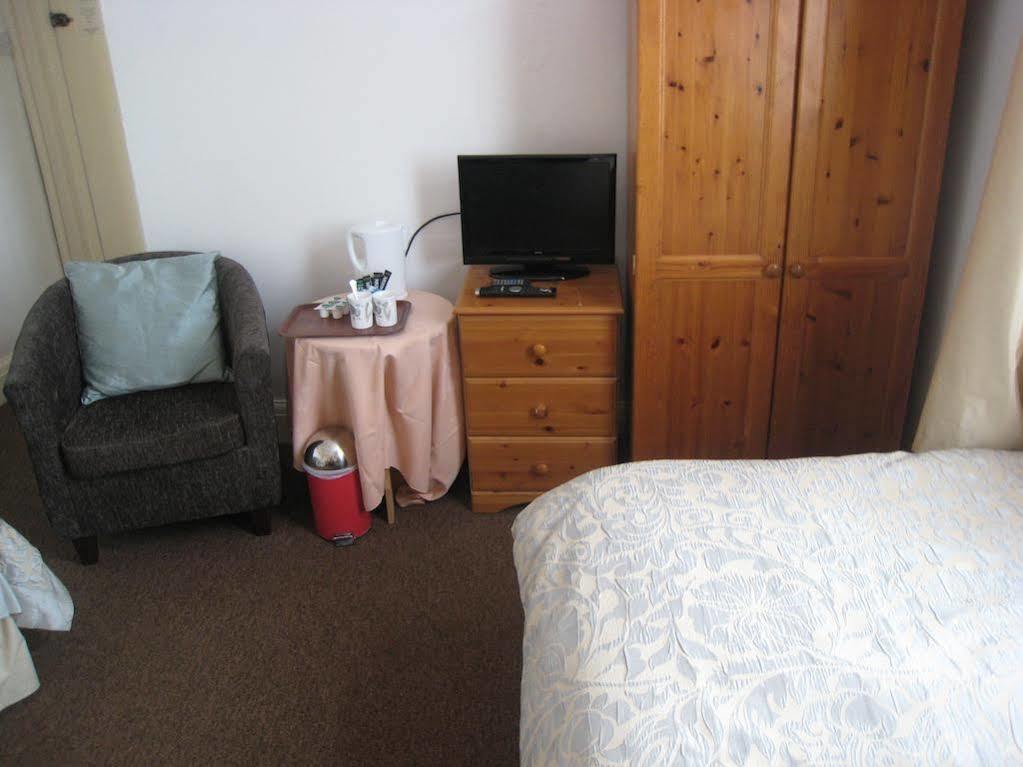 The Kenmore Guest House Llandudno Buitenkant foto