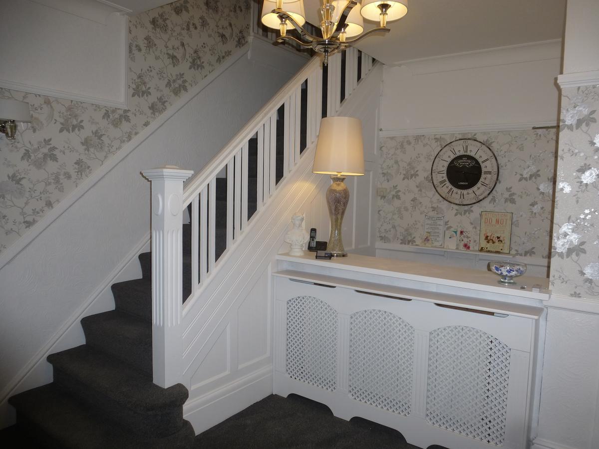 The Kenmore Guest House Llandudno Buitenkant foto